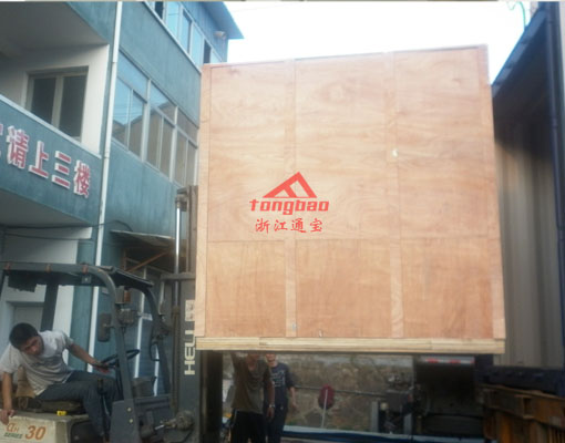 噴砂機(jī)械裝車照