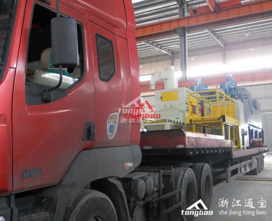 拋丸機(jī)。噴砂機(jī)